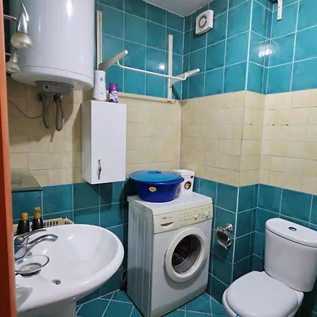 Studio Mali Robit Golem (Tirana)